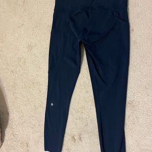 Lululemon navy capri leggings